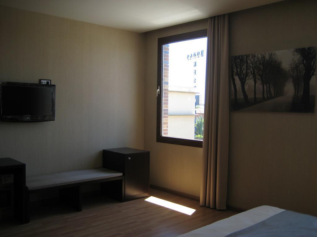Dinastia Hotel Getafe Exterior photo